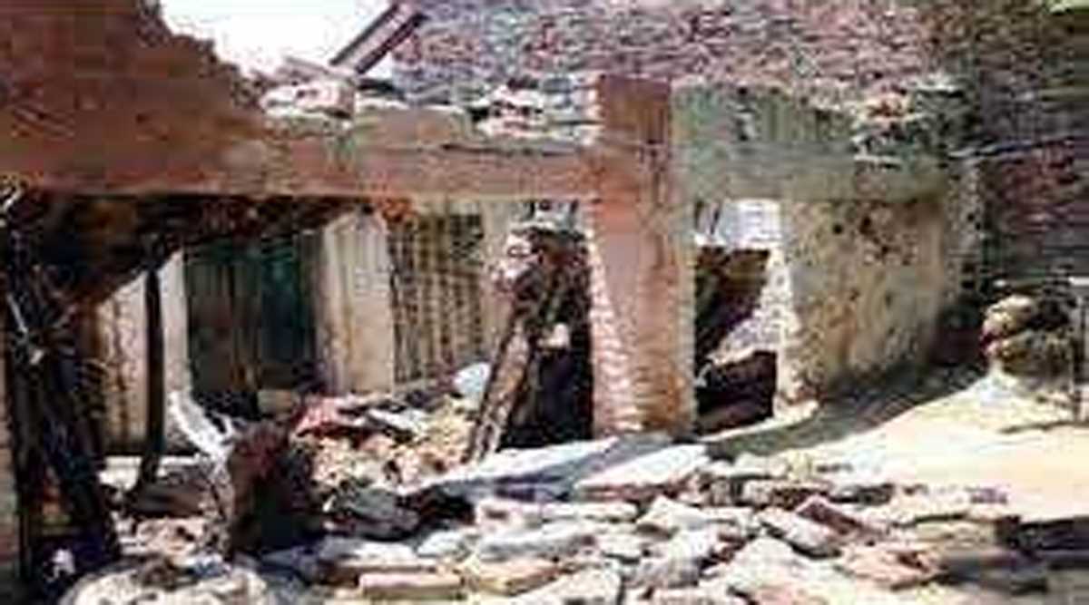 अफगानिस्तान में छत ढहने से 45 लोग घायल अफगानिस्तान में छत ढहने से 45 लोग घायल